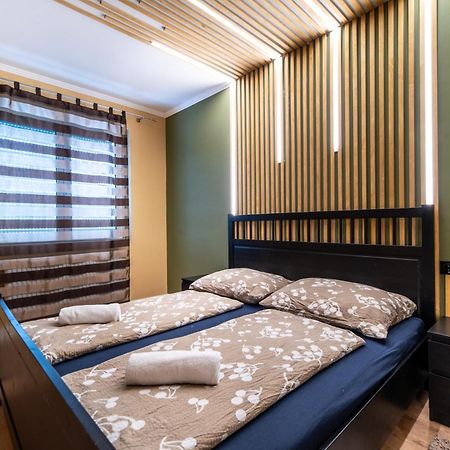 Grand Apartmanhaz Gyenesdias Luaran gambar