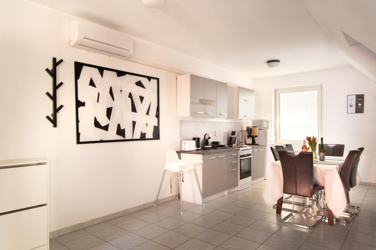 Grand Apartmanhaz Gyenesdias Luaran gambar