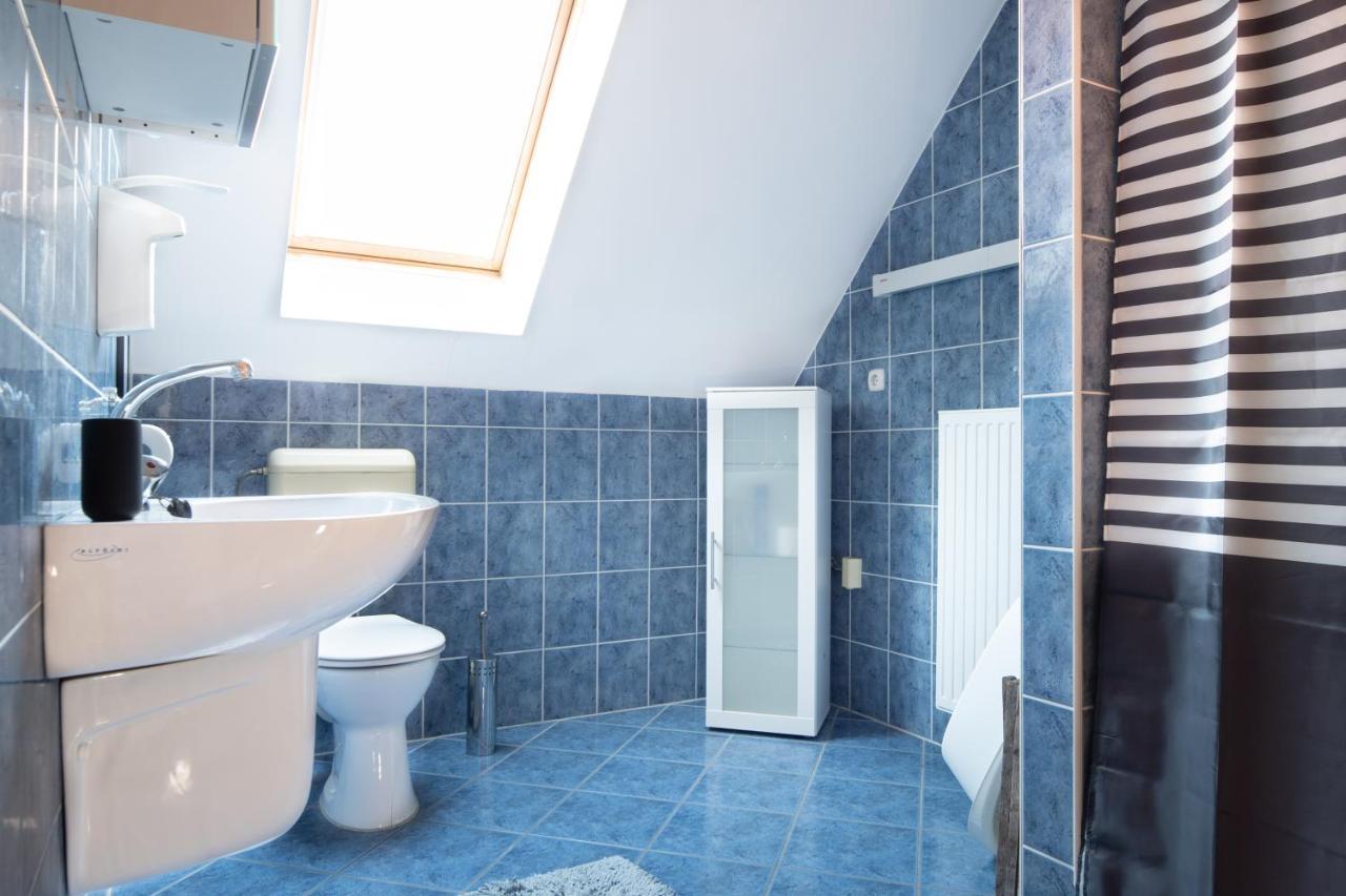 Grand Apartmanhaz Gyenesdias Luaran gambar