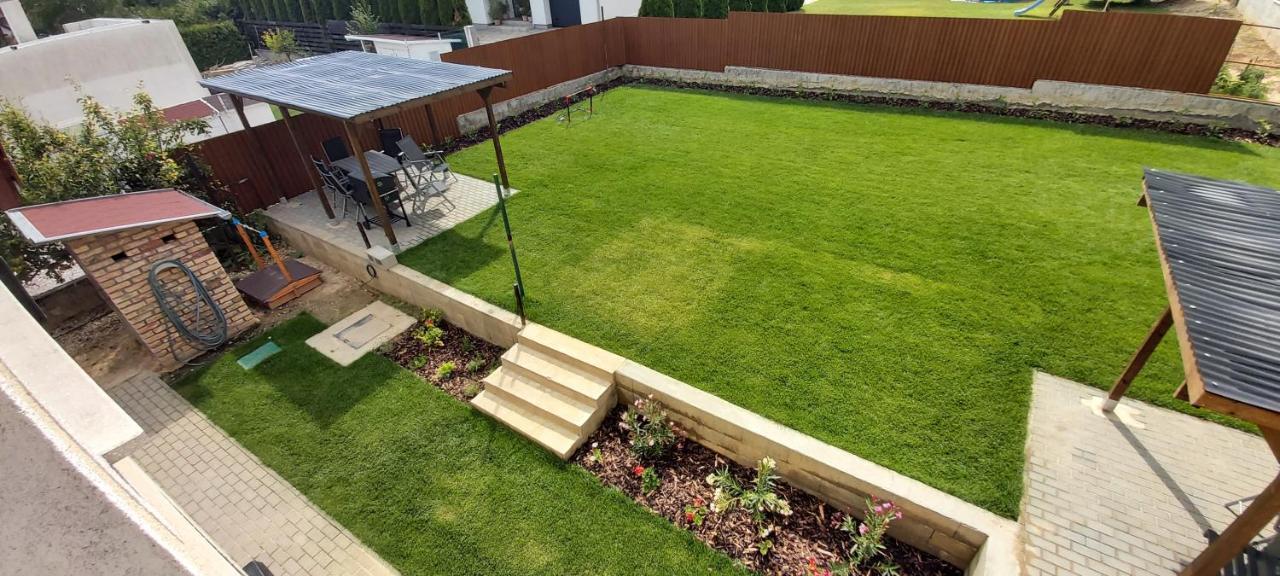 Grand Apartmanhaz Gyenesdias Luaran gambar