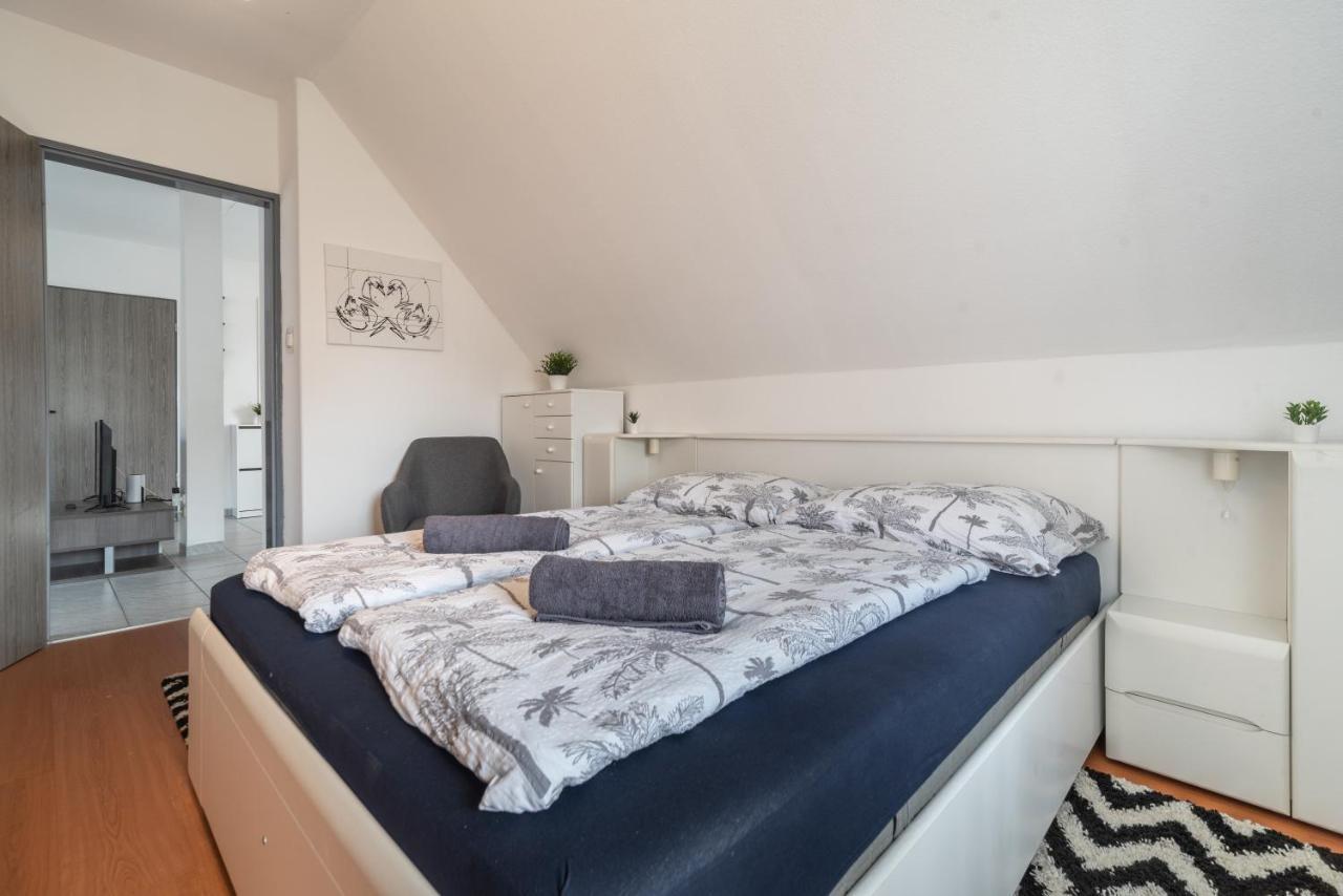 Grand Apartmanhaz Gyenesdias Luaran gambar