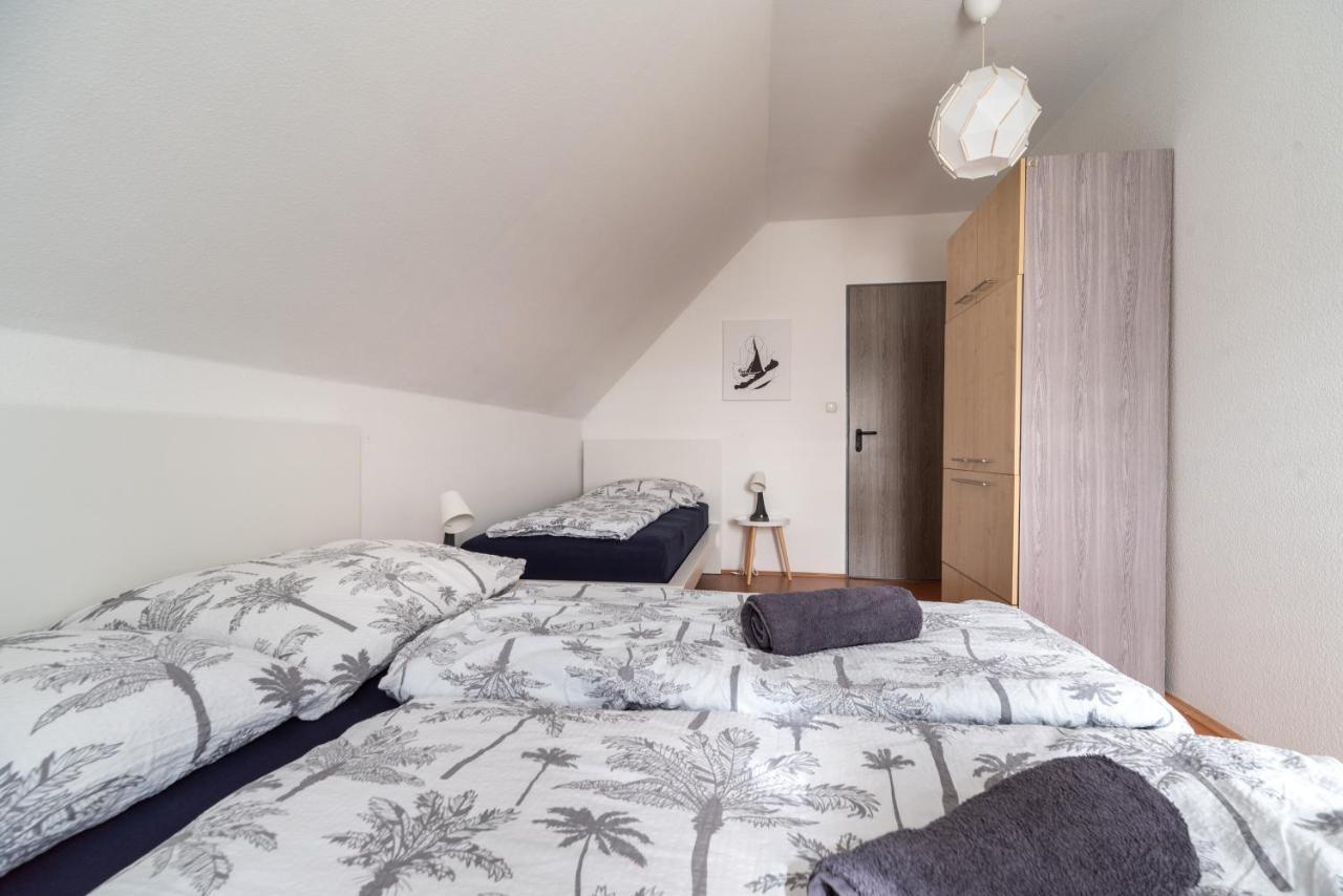 Grand Apartmanhaz Gyenesdias Luaran gambar