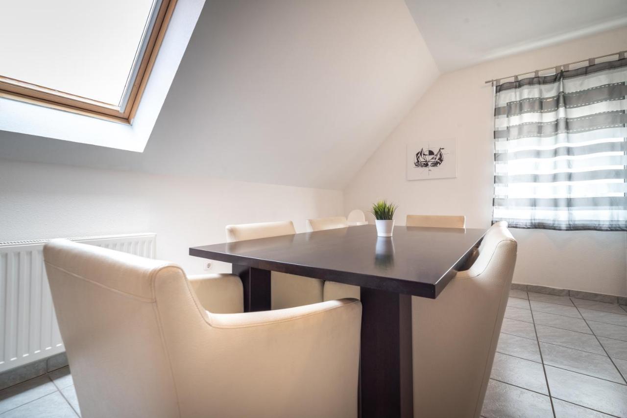 Grand Apartmanhaz Gyenesdias Luaran gambar