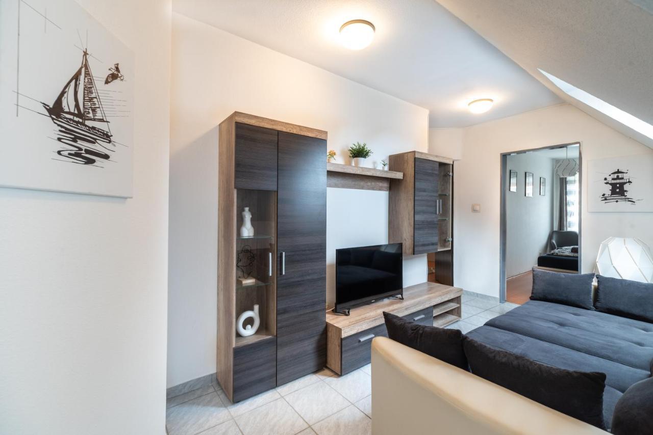 Grand Apartmanhaz Gyenesdias Luaran gambar