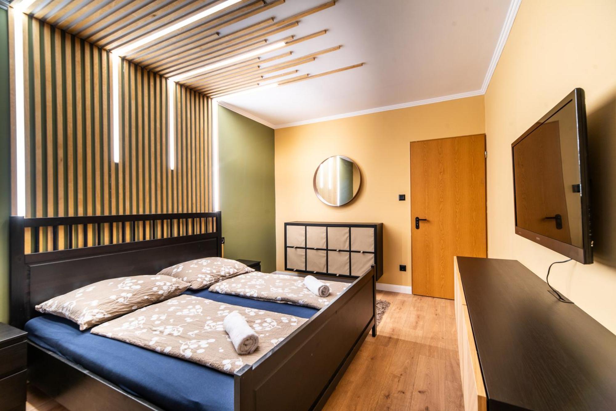 Grand Apartmanhaz Gyenesdias Luaran gambar