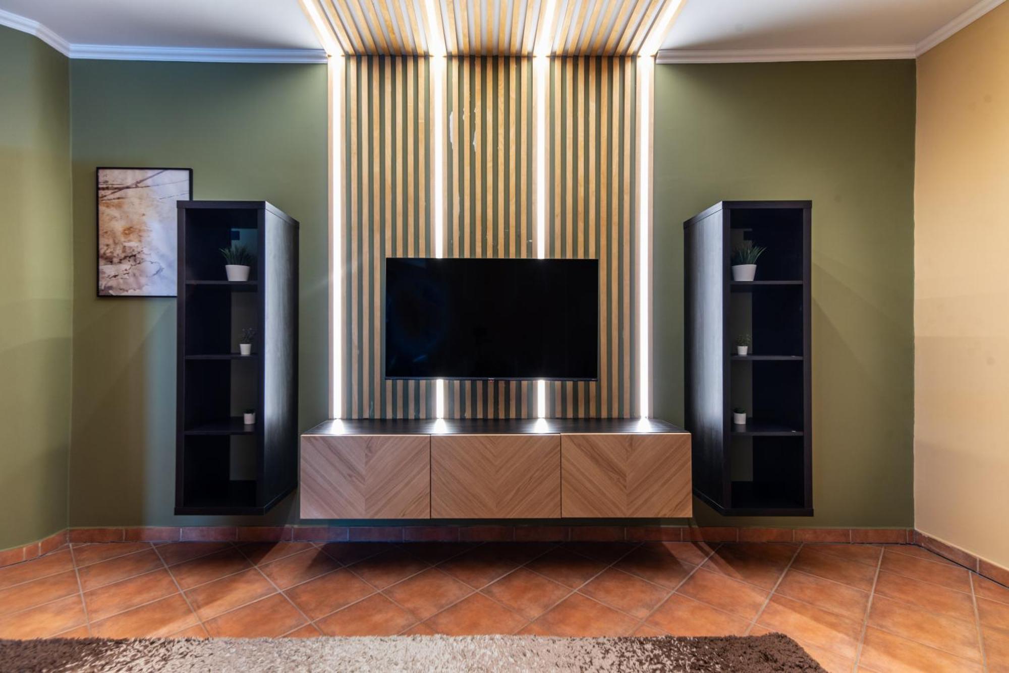 Grand Apartmanhaz Gyenesdias Luaran gambar