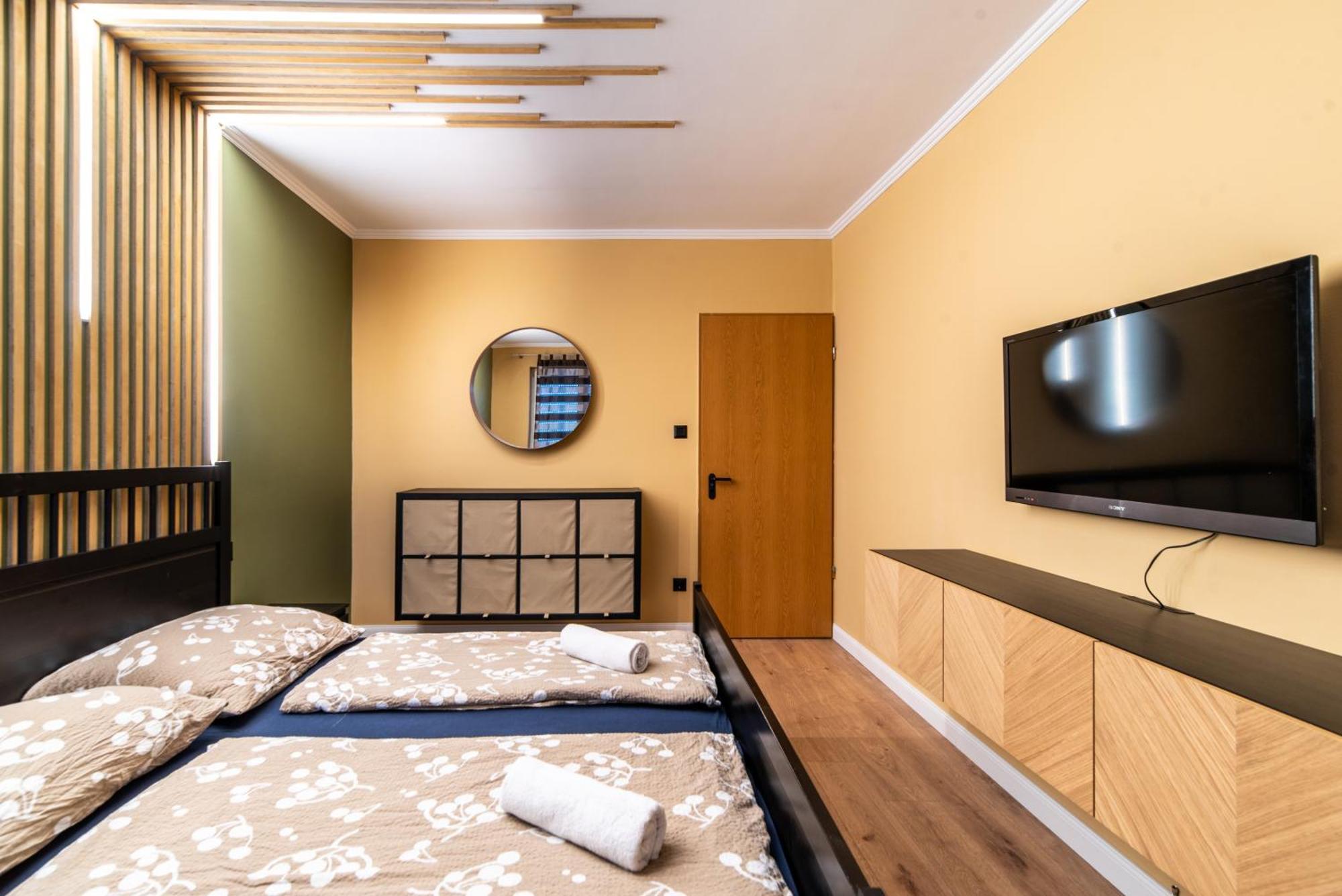 Grand Apartmanhaz Gyenesdias Luaran gambar